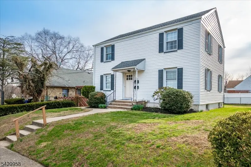 346 N 6th Ave, Manville, NJ 08835 - #2