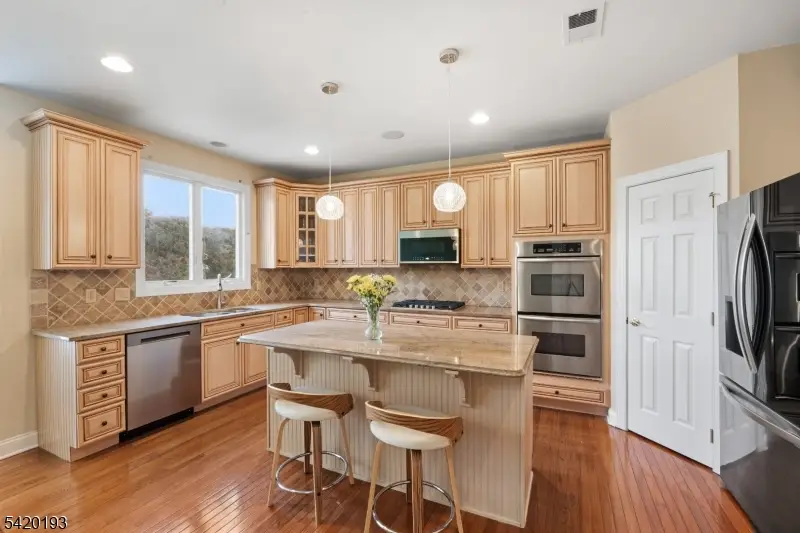 24 Crestview Dr, Clinton, NJ 08809 - #3