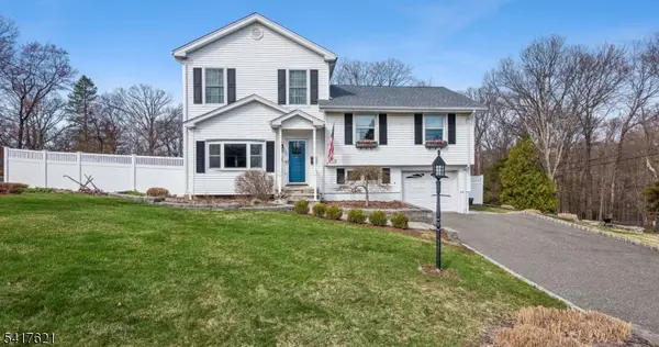 12 White Birch Ter, Kinnelon Boro, NJ 07405