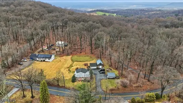 20 Summerfield Rd, White Twp., NJ 07823