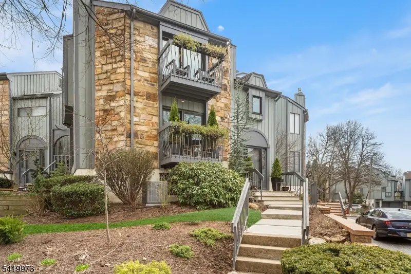 28 Trafalgar Ct, Washington, NJ 07840 - #3