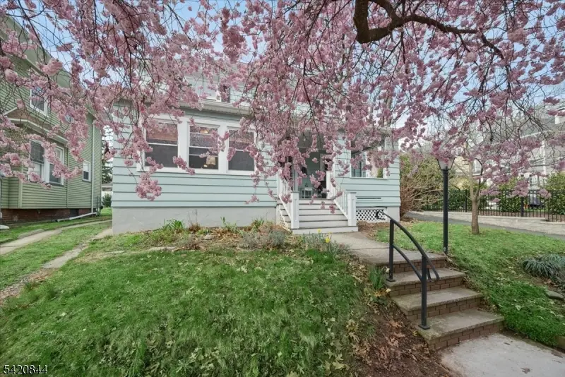 40 Lenox Ter, Watsessing, NJ 07003 - #1