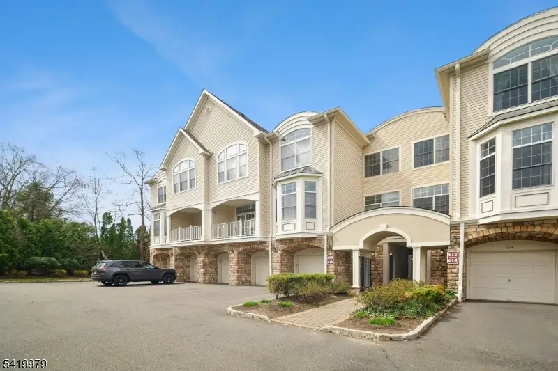 614 Turlington Ct, Livingston, NJ 07039 - #2