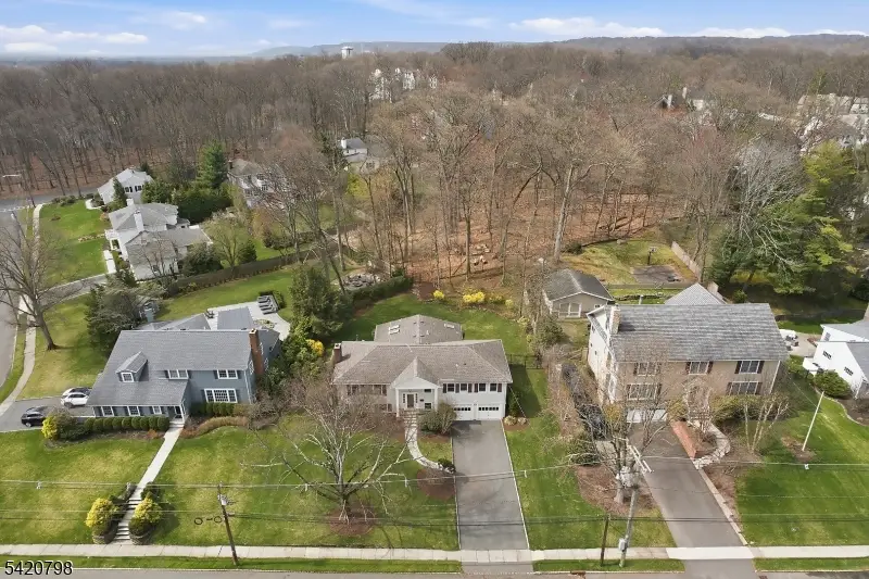 61 Barchester Way, Westfield, NJ 07090 - #3