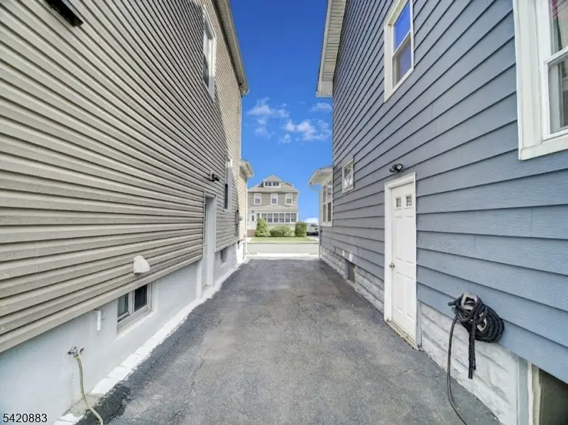 210 Pershing Ave, Roselle Park, NJ 07204 - #3