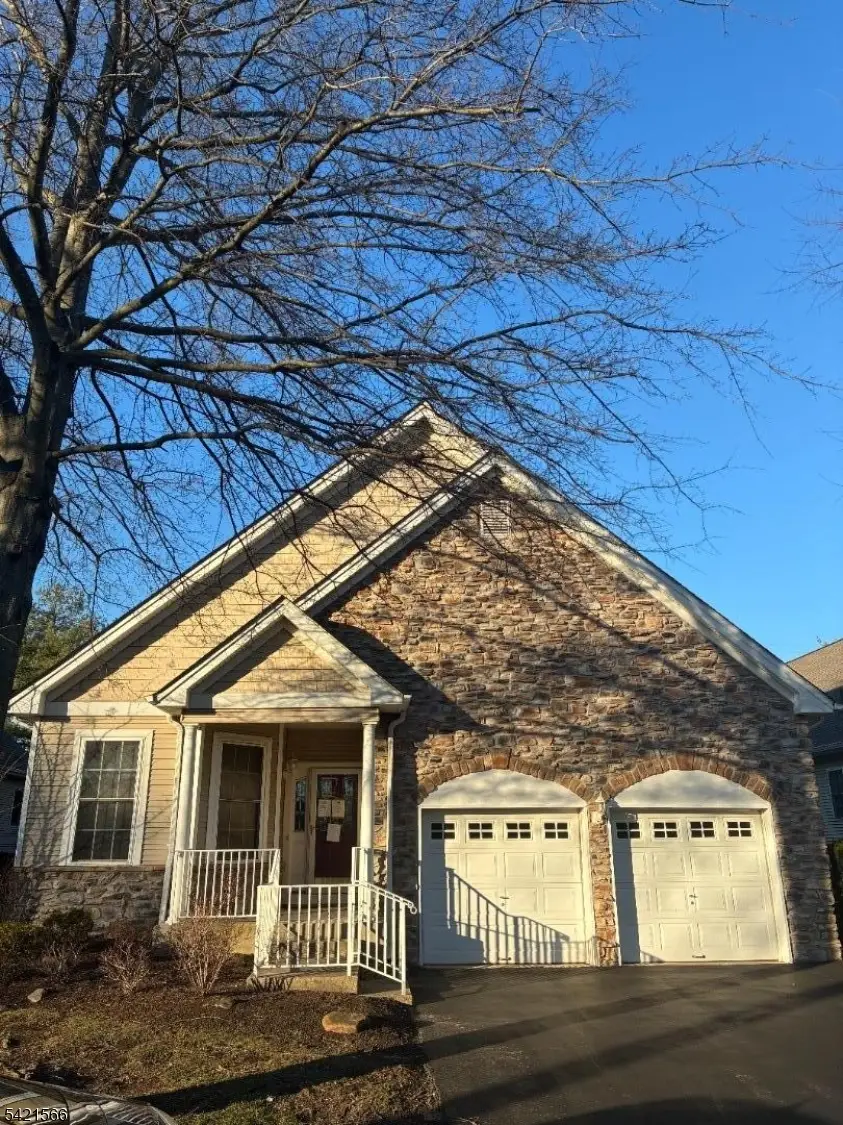 102 Hummingbird Dr, Hamilton, NJ 08690 - #1