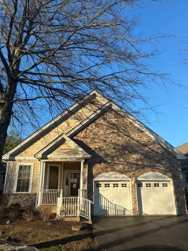 102 Hummingbird Dr, Hamilton Twp., NJ 08690