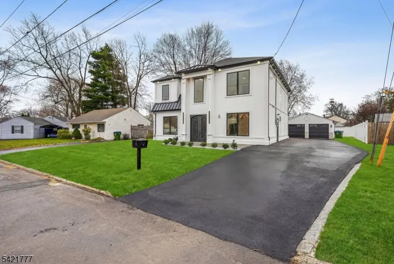 6 E Knollwood Rd, Edison, NJ 08817 - #3