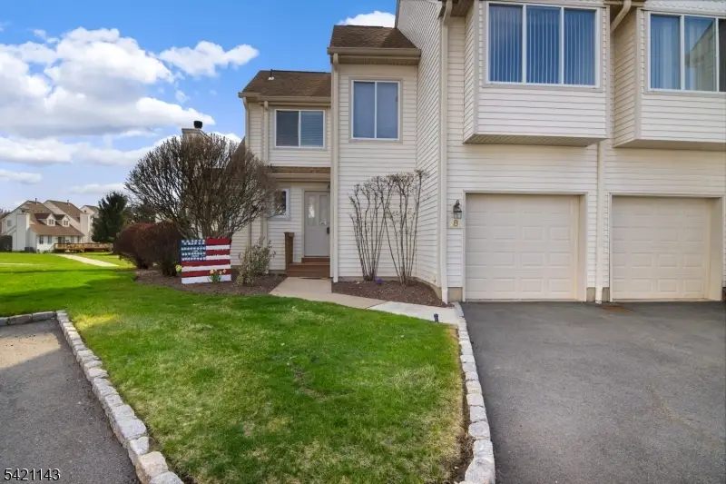 8 Russell Ct, Montville, NJ 07045 - #3