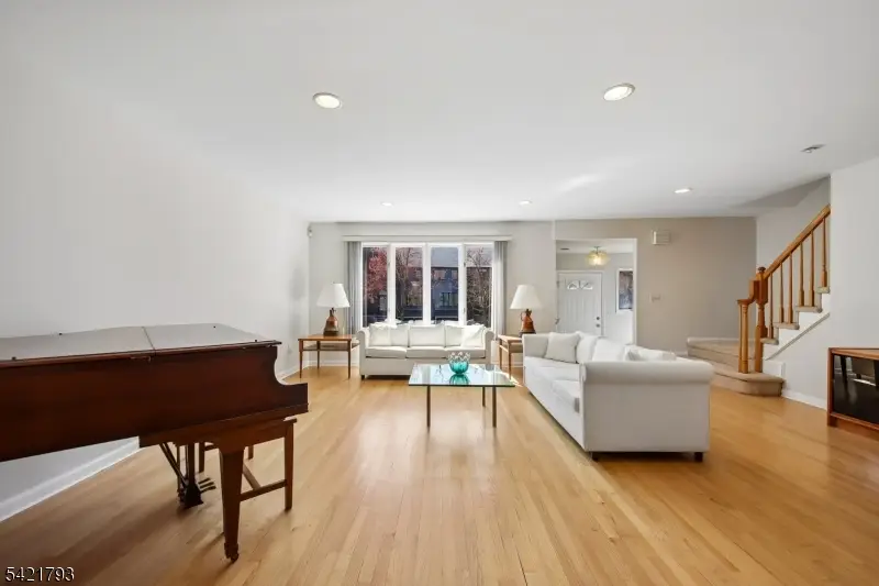 8 Village Green Ct, South Orange, NJ 07079 - #3