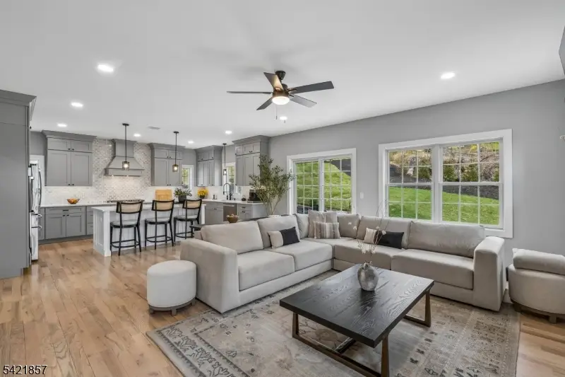 518 Cardinal Ln, Green Brook, NJ 08812 - #2