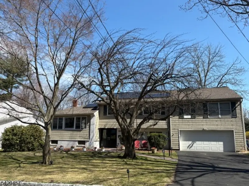 20 Cleveland Terrace, Pleasantdale, NJ 07052 - #1