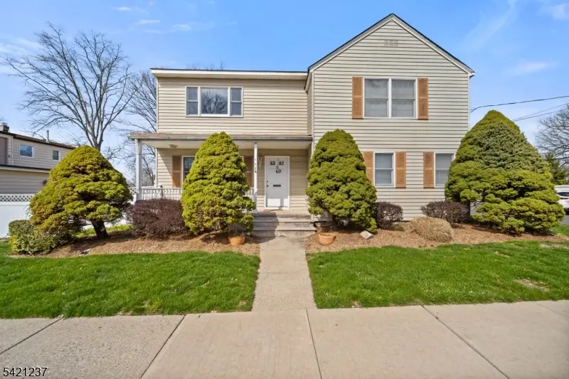 125 Merritt Ave, Bergenfield, NJ 07621 - #1