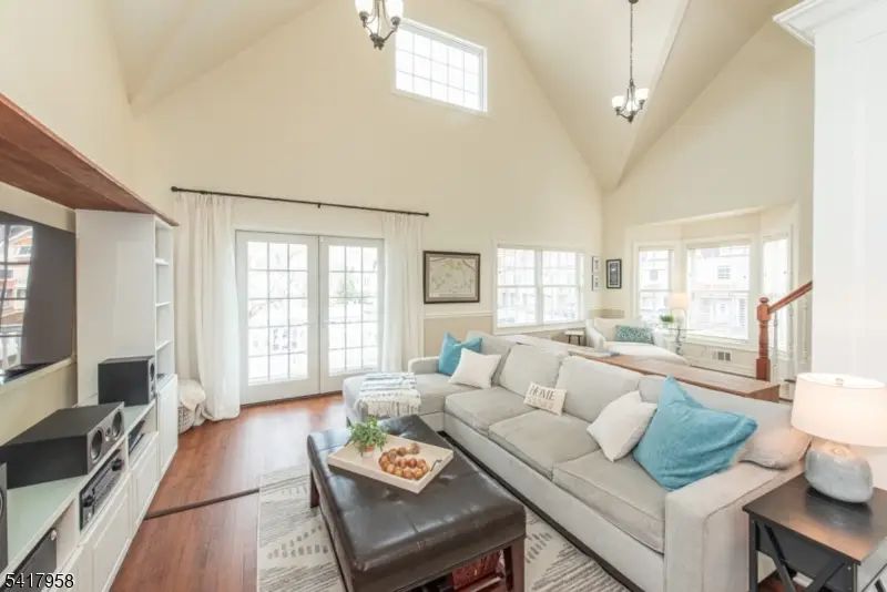 21 Riverbend Ct, New Providence, NJ 07974 - #3