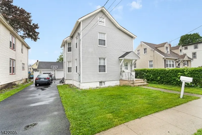 60 Searing St, Dover, NJ 07801 - #1