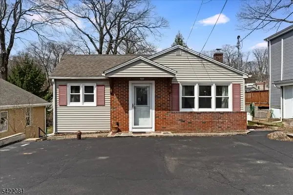 106 Dupont Ave, Hopatcong Boro, NJ 07843