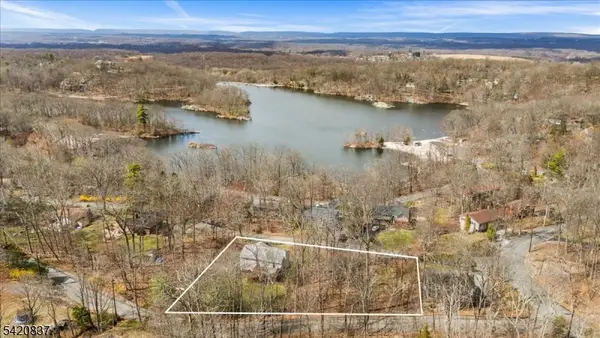 20 Lake View Dr, Byram Twp., NJ 07821