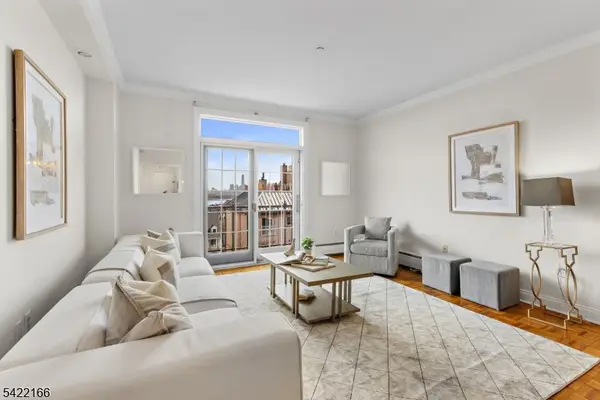 20766 Shearwater Ct #66, Jersey City, NJ 07305