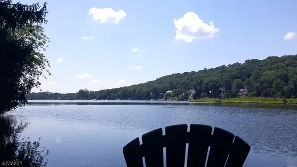 207 Larsens Dr, Denville Twp., NJ 07834