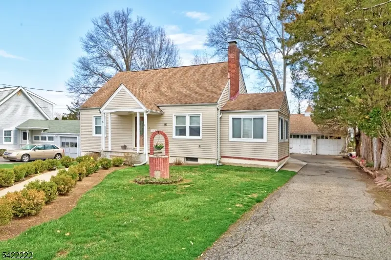 11 Barnida Dr, East Hanover, NJ 07936 - #2