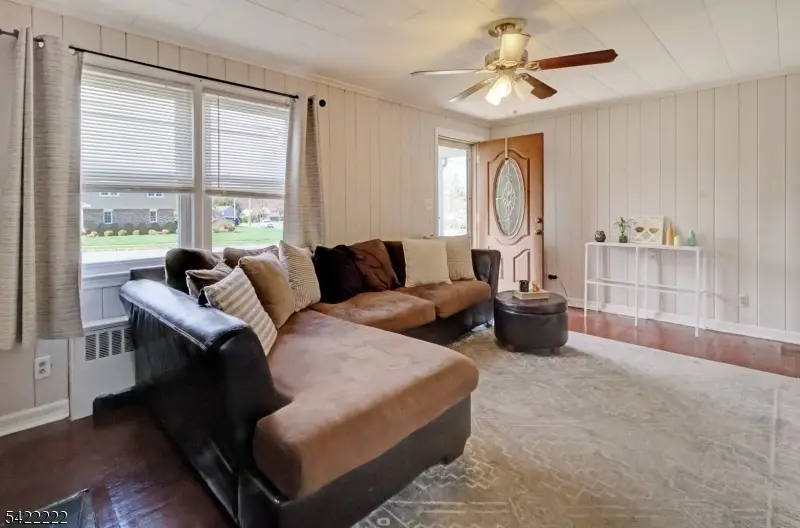 11 Barnida Dr, East Hanover, NJ 07936 - #3