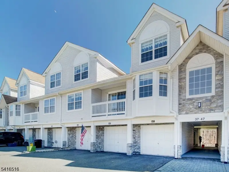 47 Autumn Ct, Ledgewood, NJ 07852 - #1