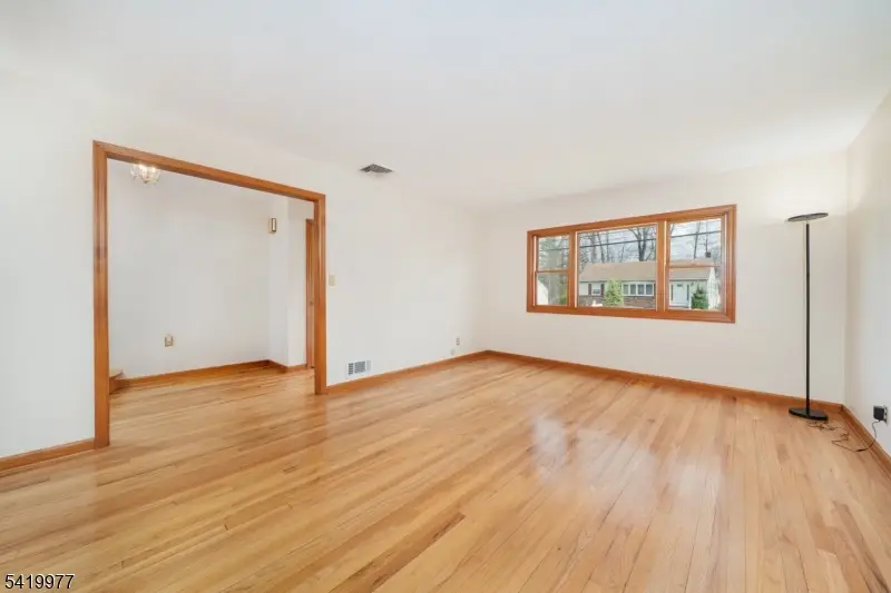 28 Park St, West Caldwell, NJ 07006 - #3