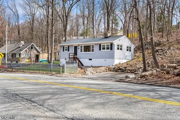 67 Breakneck Rd, Vernon Twp., NJ 07422