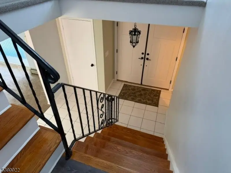 4 Parkview Dr, Succasunna, NJ 07876 - #3