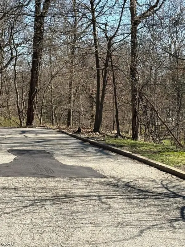 38 Dalewood Rd, Wayne Twp., NJ 07470