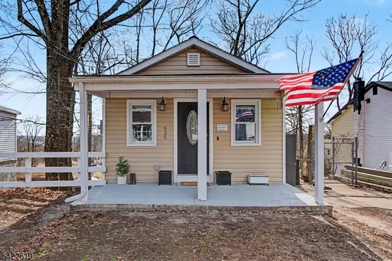 635 Brooklyn Mountain Rd, Hopatcong, NJ 07843 - #1