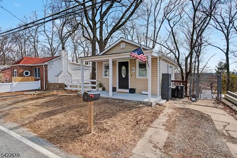 635 Brooklyn Mountain Rd, Hopatcong, NJ 07843 - #2