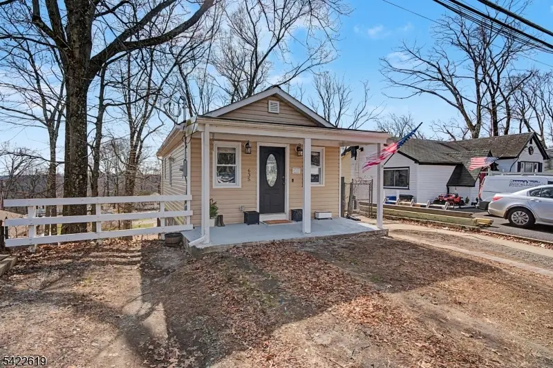 635 Brooklyn Mountain Rd, Hopatcong, NJ 07843 - #3