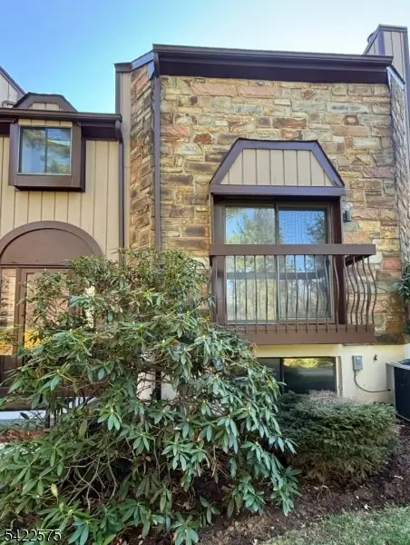 15 Delbarton Ct, Washington, NJ 07840 - #3