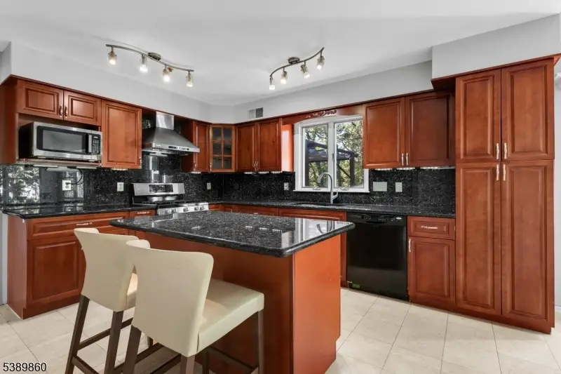 135 Woods End Dr, Lyons, NJ 07920 - #3