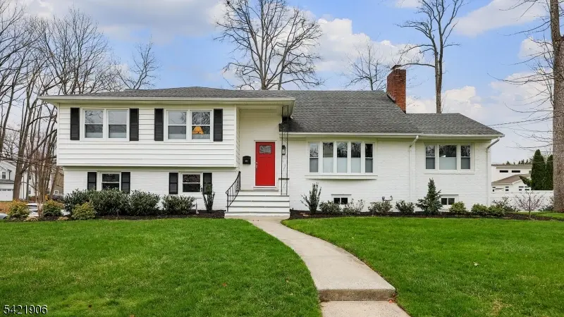 401 Poe Ave, Westfield, NJ 07090 - #1