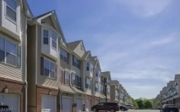 77 Conover Ter, Lebanon Boro, NJ 08833