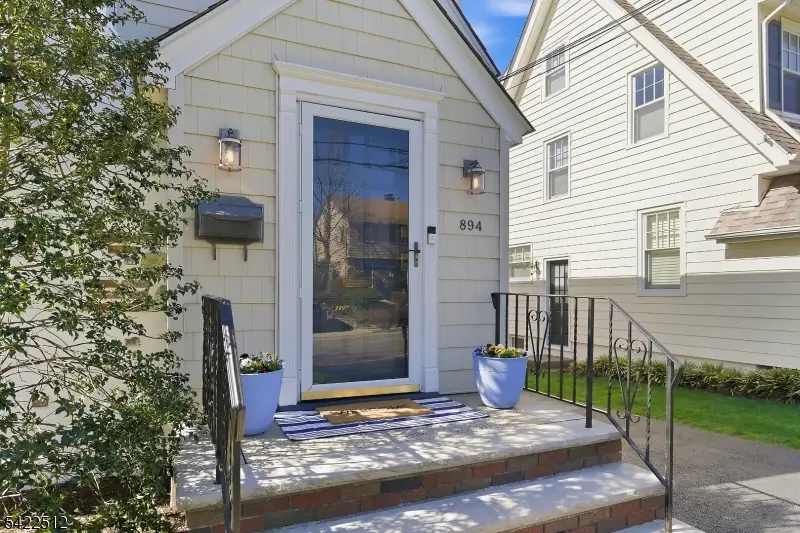 894 Ridgewood Road, Millburn, NJ 07041 - #3