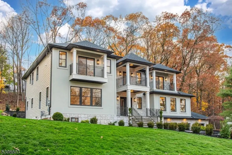 24 Cliffside Dr, Livingston, NJ 07039 - #1