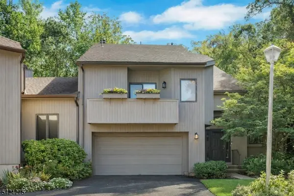 15 Robinhood Dr, Mountain Lakes Boro, NJ 07046