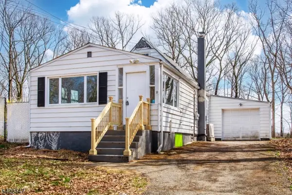 19 Homestead Rd, Jefferson Twp., NJ 07849