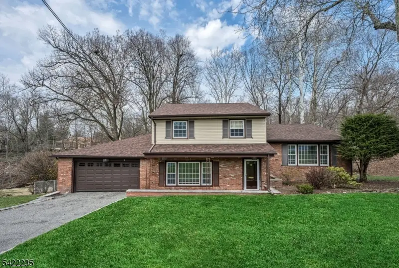 9 Oxford Dr, Livingston, NJ 07039 - #1