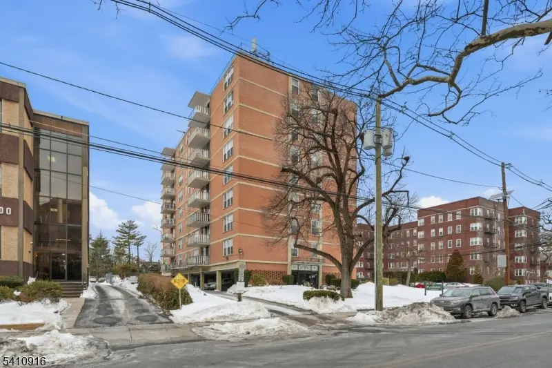 712 N Broad St #3C, Elizabeth, NJ 07208 - #3