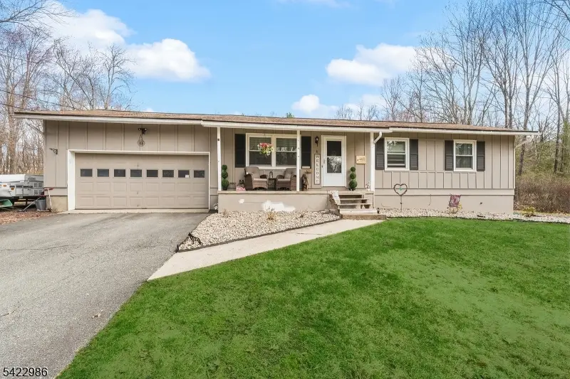 41 Kent Rd, Crandon Lakes, NJ 07860 - #1