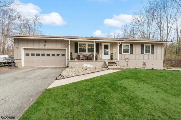 41 Kent Rd, Hampton Twp., NJ 07860