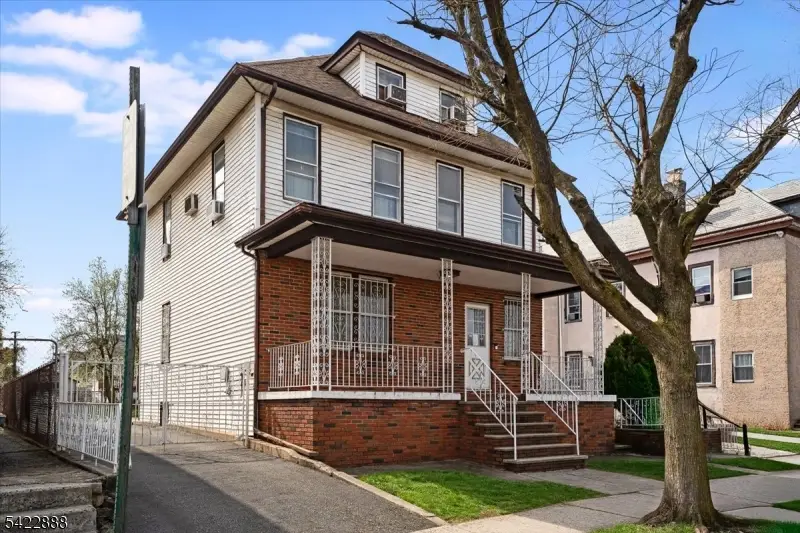 652 54 1st Ave, Elizabeth, NJ 07202 - #1