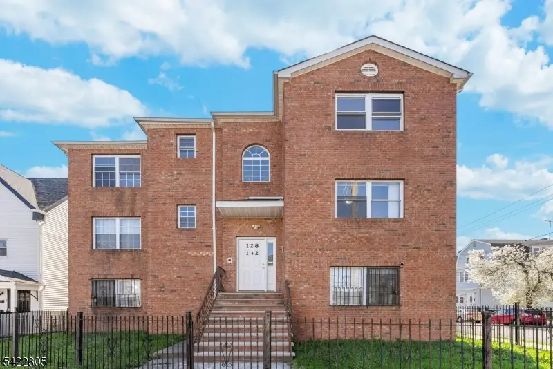 128 Leslie St, Newark, NJ 07112 - #1