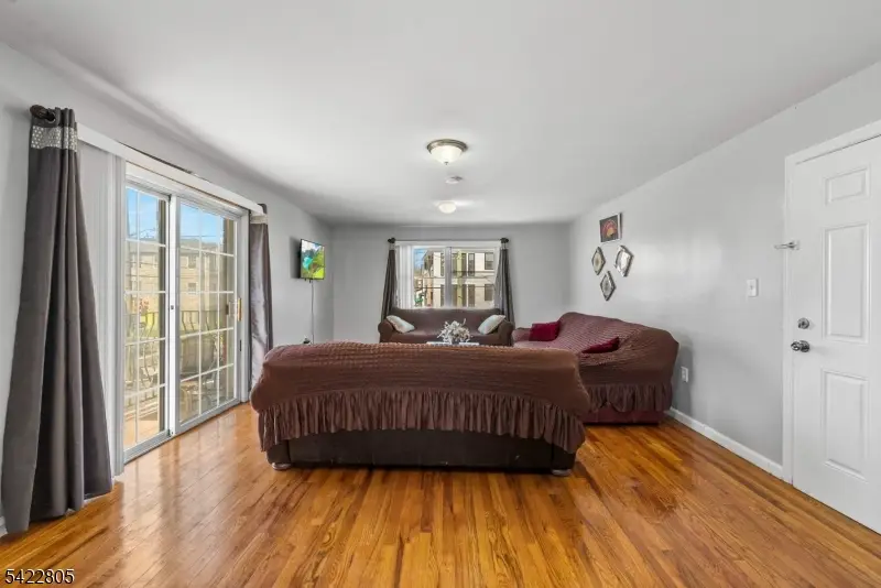 128 Leslie St, Newark, NJ 07112 - #3