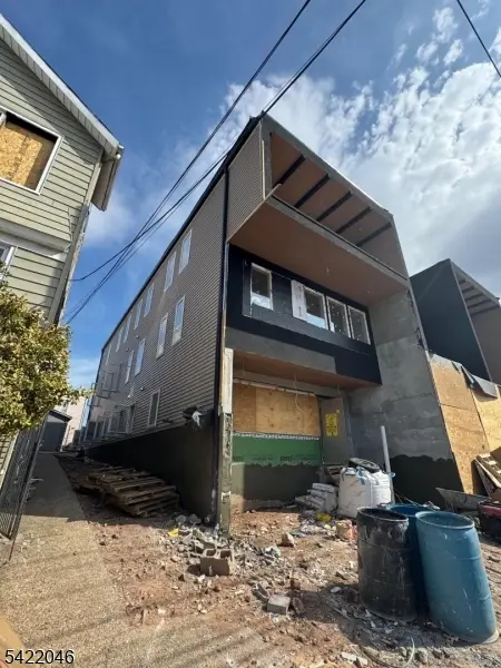 678 S 18th St, Newark, NJ 07103 - #3