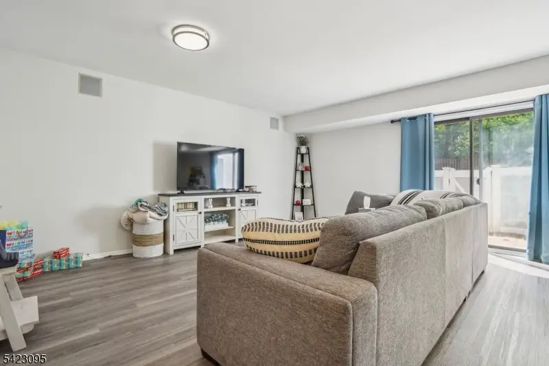 165-110 Essex Ave, Metuchen, NJ 08840 - #2